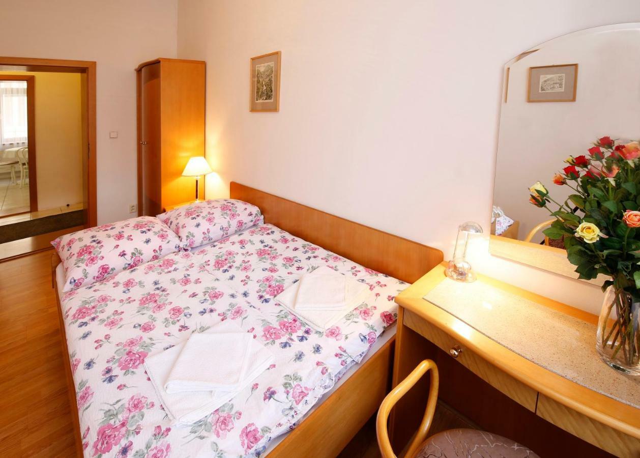 Apartman Moravska Karlovy Vary Exterior photo